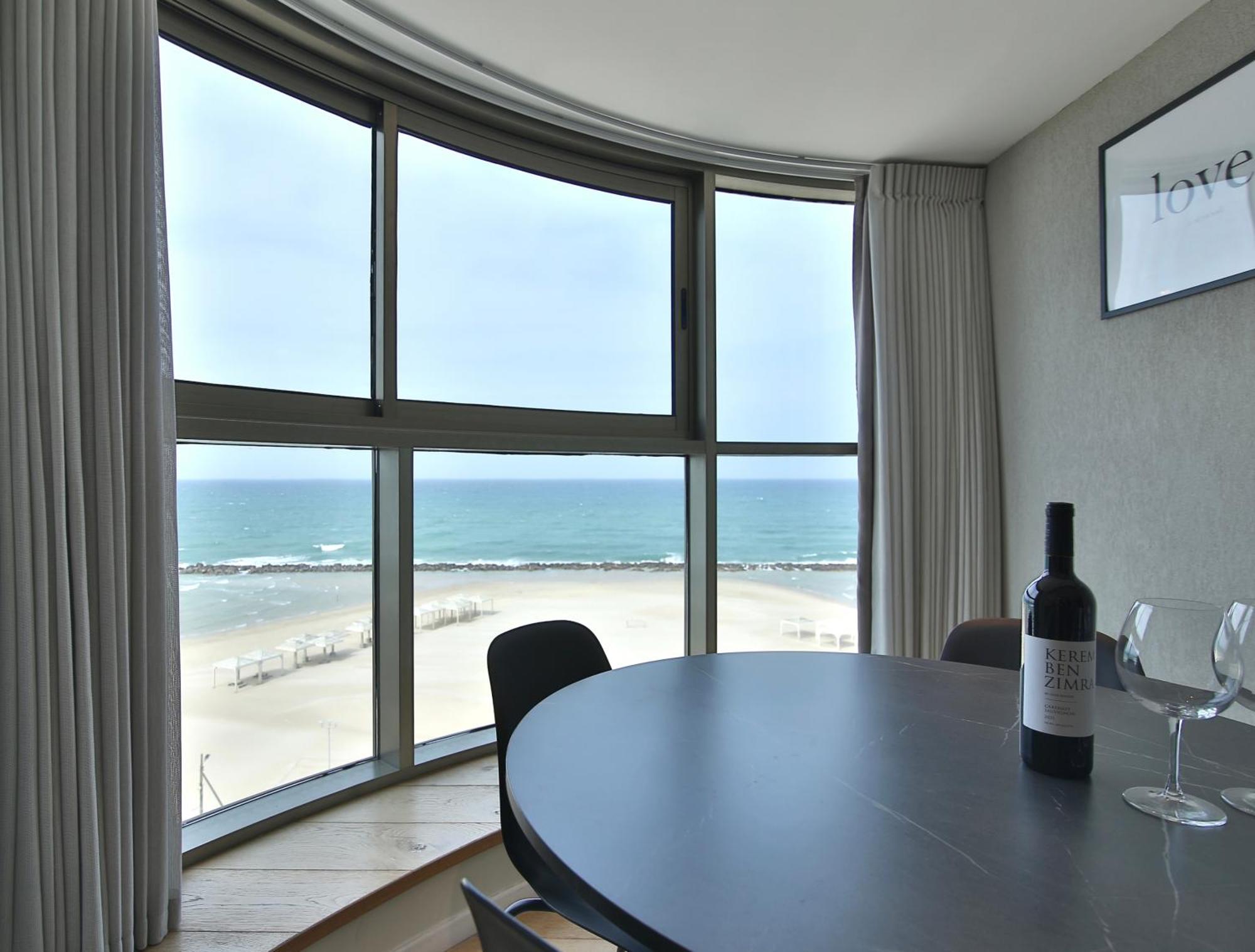 Luxury Suites By Notaly Ariel - Carmel Beach Haifa Habitación foto
