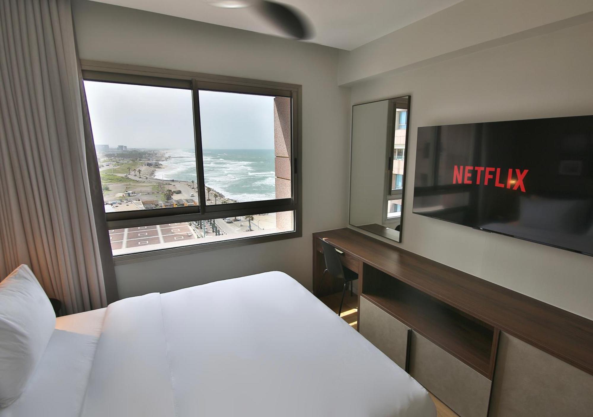 Luxury Suites By Notaly Ariel - Carmel Beach Haifa Habitación foto